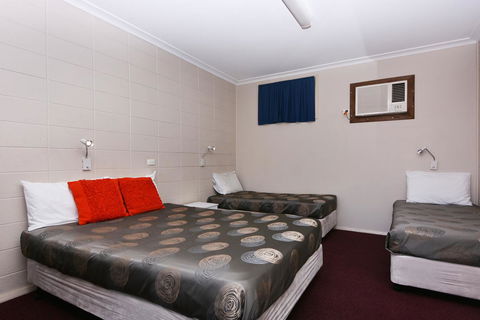 Motel Poinsettia - Accommodation in Surfers Paradise 20