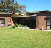 Hilltop Escape - Accommodation in Surfers Paradise