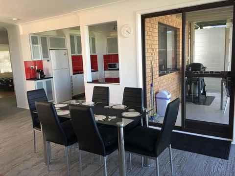 Arena Blanca Holiday Home - Accommodation in Surfers Paradise 6