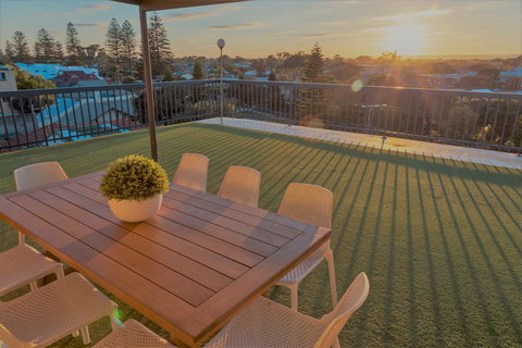 Henley Beach South, Amazing Views, Huge Private Balcony! - Accommodation in Surfers Paradise 0