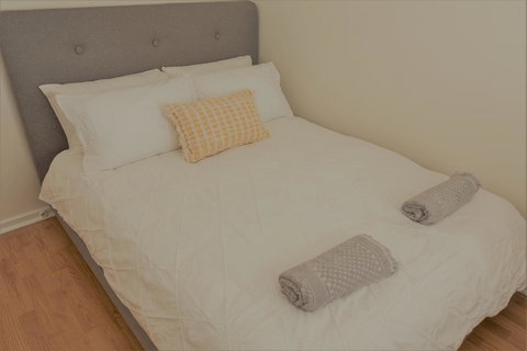 Henley Beach South, Amazing Views, Huge Private Balcony! - Accommodation in Surfers Paradise 15