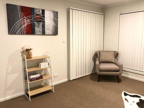MODERN SPACIOUS 3 BR HOME - NEAR BEACH & AIRPORT - Accommodation in Surfers Paradise 6