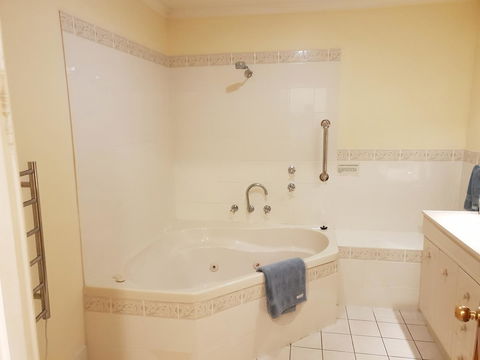 Donnybrook Cottages - Donnybrook - Accommodation in Surfers Paradise 10