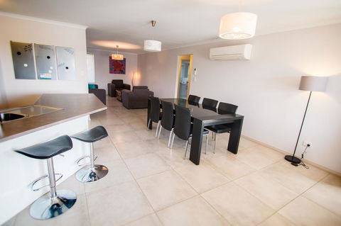 Waterfront On Jefferson, At Wellington Marina, SA - Accommodation in Surfers Paradise 4