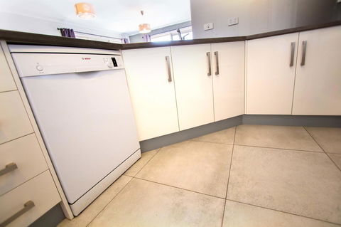Waterfront On Jefferson, At Wellington Marina, SA - Accommodation in Surfers Paradise 7
