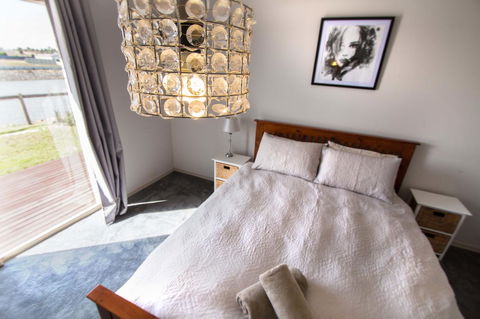 Waterfront On Jefferson, At Wellington Marina, SA - Accommodation in Surfers Paradise 10
