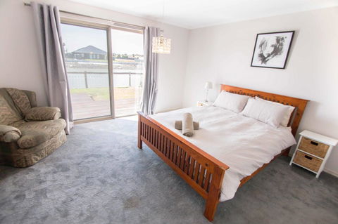 Waterfront On Jefferson, At Wellington Marina, SA - Accommodation in Surfers Paradise 9