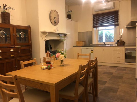 Treasured Memories Cottage - Accommodation in Surfers Paradise 16