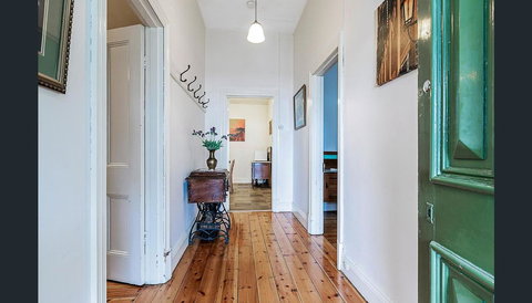 Treasured Memories Cottage - Accommodation in Surfers Paradise 7