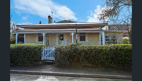 Treasured Memories Cottage - Accommodation in Surfers Paradise 0