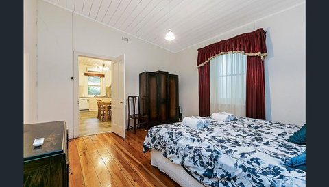 Treasured Memories Cottage - Accommodation in Surfers Paradise 11