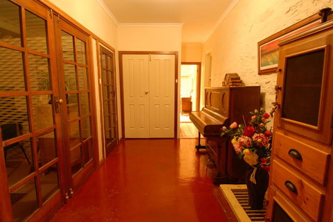 Treasured Memories Cottage - Accommodation in Surfers Paradise 19