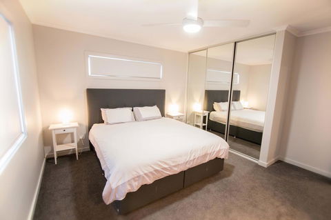 Wellington Lake Retreat - Accommodation in Surfers Paradise 13