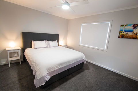Wellington Lake Retreat - Accommodation in Surfers Paradise 11