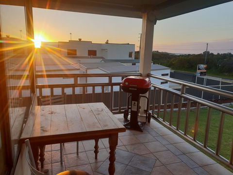 Rocks Retreat House With Sea Views - Accommodation in Surfers Paradise 13