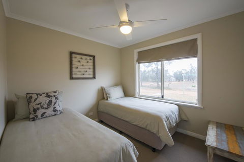 Flinders Bush Retreats - Accommodation in Surfers Paradise 18