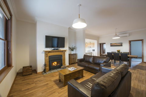 Flinders Bush Retreats - Accommodation in Surfers Paradise 22