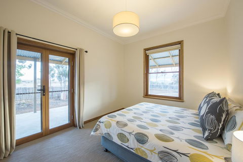 Flinders Bush Retreats - Accommodation in Surfers Paradise 0