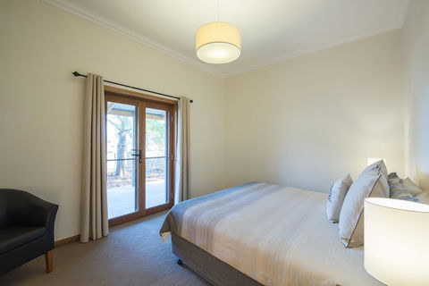 Flinders Bush Retreats - Accommodation in Surfers Paradise 23