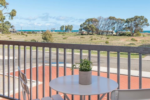 Jurien Bay Motel Apartments - Accommodation in Surfers Paradise 22