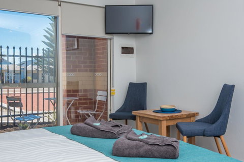 Jurien Bay Motel Apartments - Accommodation in Surfers Paradise 8