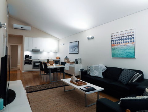 Villa Sedici @ Cape Villas Dunsborough - Accommodation in Surfers Paradise 0