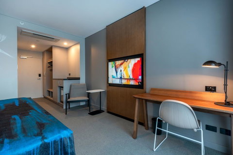 The Adnate Perth - Art Series - Accommodation in Surfers Paradise 12