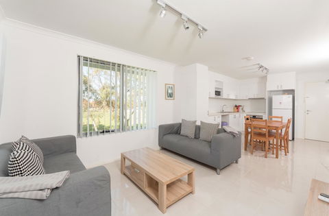 Yaran Suites - Accommodation in Surfers Paradise 1