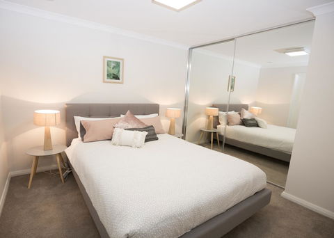Yaran Suites - Accommodation in Surfers Paradise 0