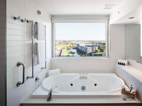 Crown Promenade Perth - Accommodation in Surfers Paradise 3