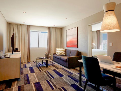 Crown Promenade Perth - Accommodation in Surfers Paradise 29