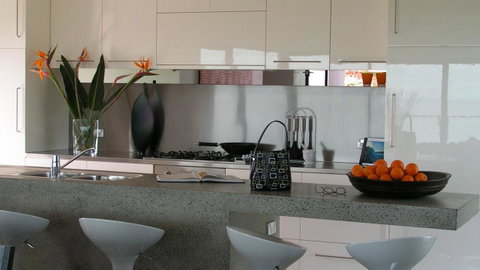 The Roozen Residence - Accommodation in Surfers Paradise 5