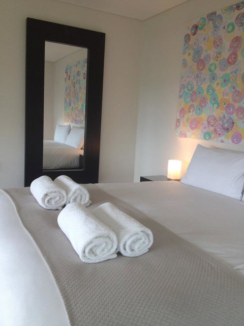 The Roozen Residence - Accommodation in Surfers Paradise 24