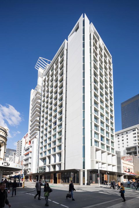 QT Perth - Accommodation in Surfers Paradise 7