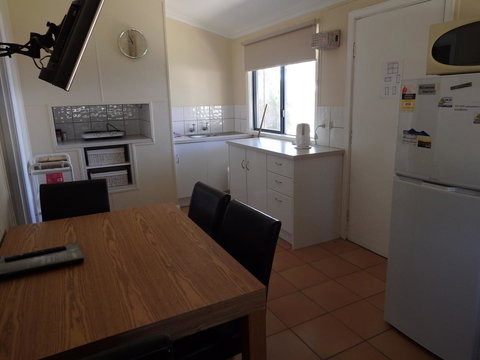 Lazy Lobster Holiday Units & Chalets - Accommodation in Surfers Paradise 6