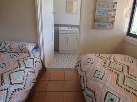 Lazy Lobster Holiday Units & Chalets - Accommodation in Surfers Paradise 2