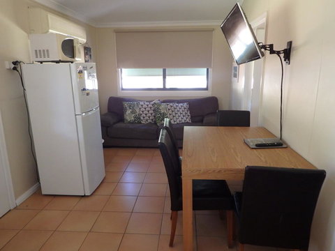 Lazy Lobster Holiday Units & Chalets - Accommodation in Surfers Paradise 5