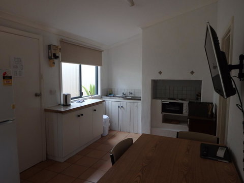 Lazy Lobster Holiday Units & Chalets - Accommodation in Surfers Paradise 16