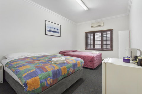 The Emperors Crown Hostel - Accommodation in Surfers Paradise 16
