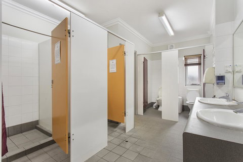 The Emperors Crown Hostel - Accommodation in Surfers Paradise 25