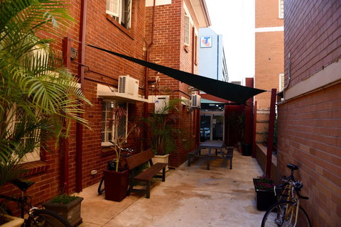 The Emperors Crown Hostel - Accommodation in Surfers Paradise 10