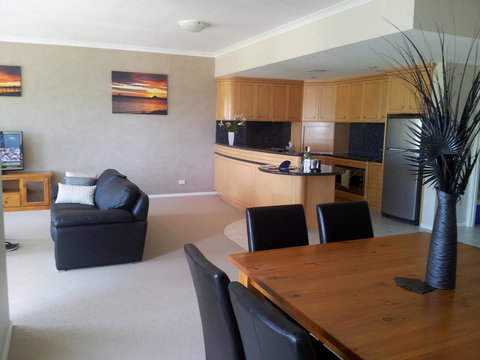 Boardwalk By The Beach - Accommodation in Surfers Paradise 1