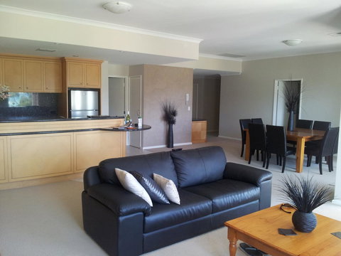 Boardwalk By The Beach - Accommodation in Surfers Paradise 2