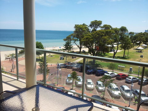 Boardwalk By The Beach - Accommodation in Surfers Paradise 3