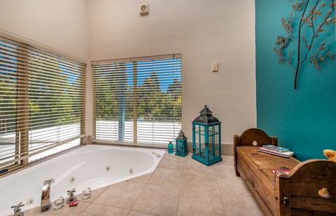 Chimes Spa Retreat - Accommodation in Surfers Paradise 9