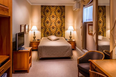 European Hotel - Accommodation in Surfers Paradise 11