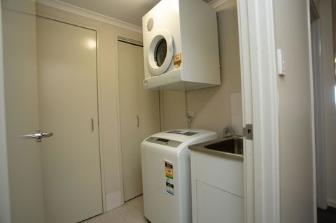 Perth Short Stays - Accommodation in Surfers Paradise 23
