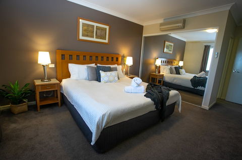 Perth Short Stays - Accommodation in Surfers Paradise 5