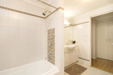 Perth Short Stays - Accommodation in Surfers Paradise 40