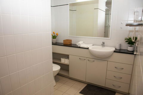 Perth Short Stays - Accommodation in Surfers Paradise 19